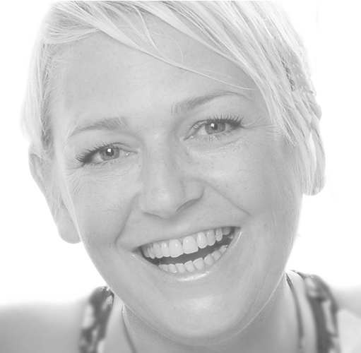 Mobile hair stylist and hair salon offering hairdressing, hair styling and eyelash extensions in Gravesend, Riverview Park, Singlewell, Denton, Kings Farm, Ebbsfleet, Northfleet, Southfleet, Perry Street, Rosherville, Milton, Thong, Chalk, Meopham, Shorne, Sole Street, Cobham, Hook Green, Cuxton, Higham and other areas.